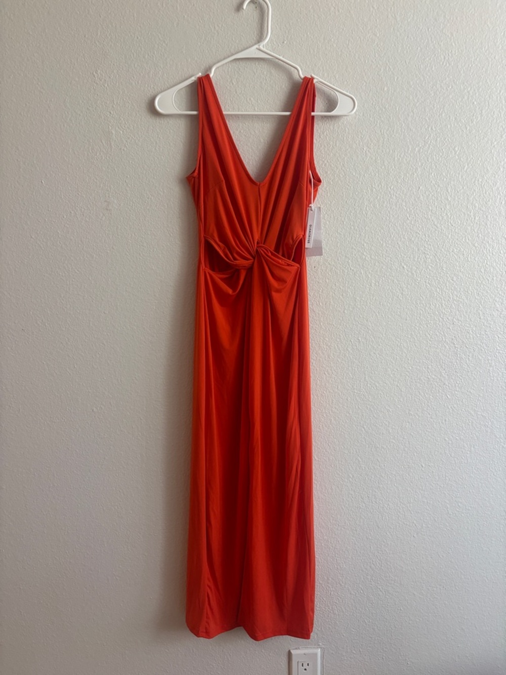 NWT Glamorous V-Neck Twist-Front Maxi Dress in Orange